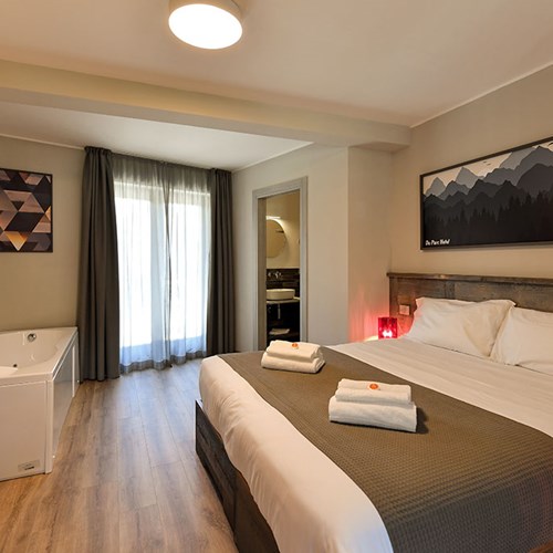 Du Parc Hotel suite.jpg