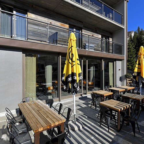 Du Parc Hotel terrace.jpg