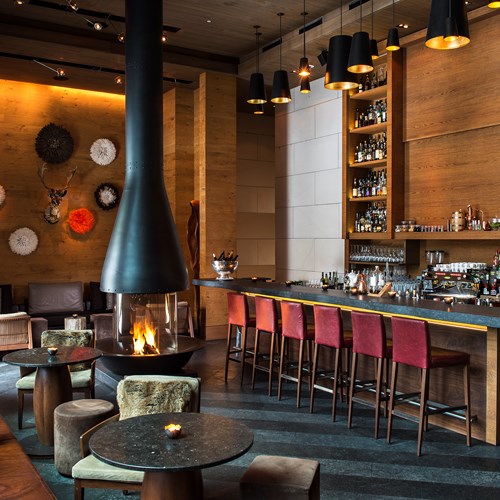 CAM-Dining-The_Bar_Living_Room-The_Bar_03.jpg