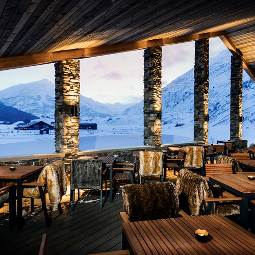 CAM-Dining-The_Club_House_Terrace.jpg