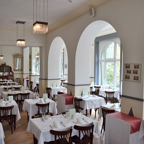 8a Breakfast and dining area.JPG