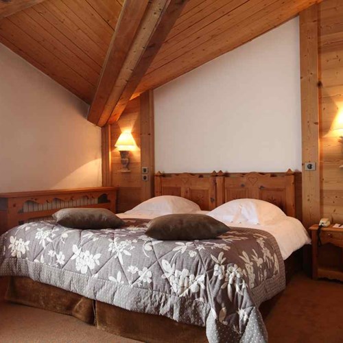 Les-Ducs-de-Savoie-Courchevel-ChArnal (2).jpg