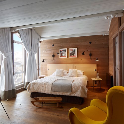 ski in ski out hotel Trois Vallees in Courchevel-bedroom with mountain view