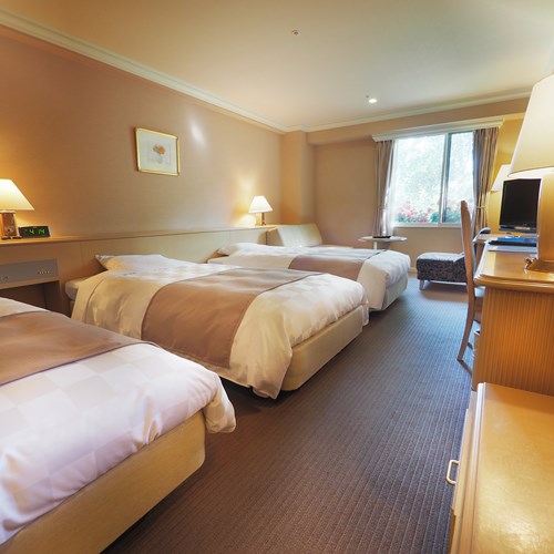 Rusutsu Resort Hotel - Japan skiing - family room