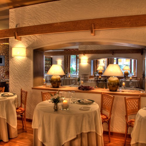 Ski Hotel Cresta et Duc Courmayeur dining room