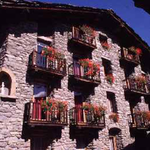 Hotel Dolonne Courmayeur exterior