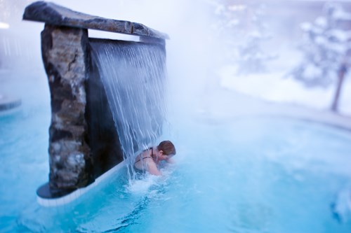 Scandanave-Spa-Whistler-waterfall.JPG