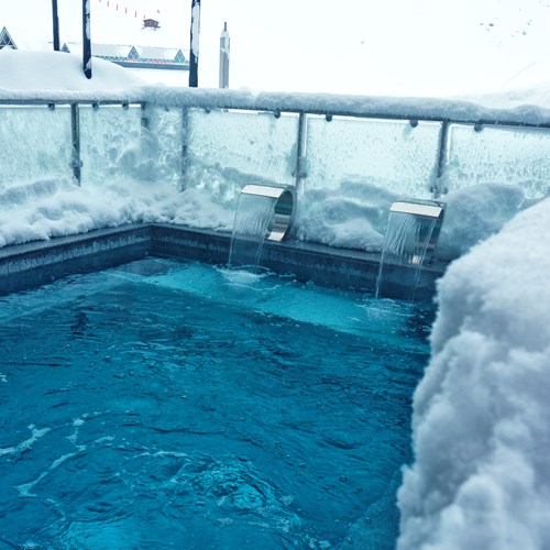 Hotel-Altapura-Val-Thorens-outdoor-pool