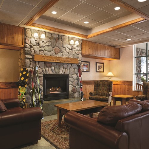 Communal lounge area at Coast Sundance Ski Lodge, Sun Peaks