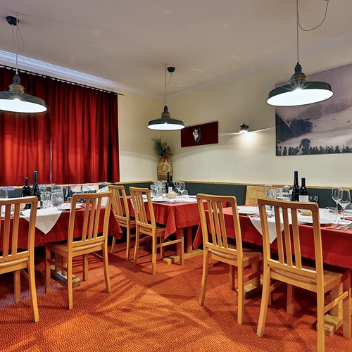 Chalet Amalien Haus dining room ski accommodation St Anton