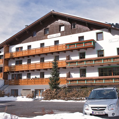 Little Haus exterior. Ski accommodation in St Anton, Austria
