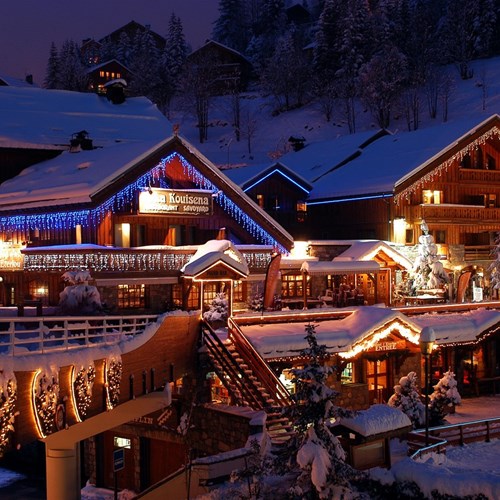 Hotel Eterlou Meribel-hotel exterior in the snow