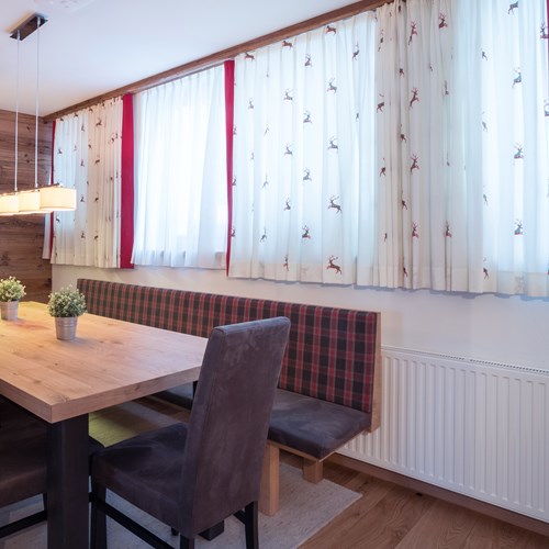 Little Haus kitchen. Ski accommodation in St Anton, Austria