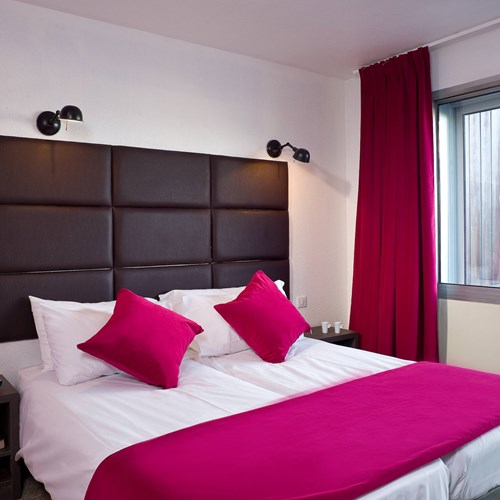 courchevel-olympic-courchevel-1850-double-pink-throw.jpg