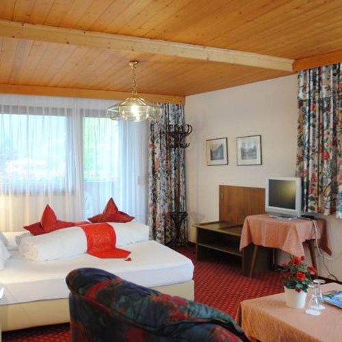Hotel Maria Theresia, Ski Accommodation in Austria. Large bedroom