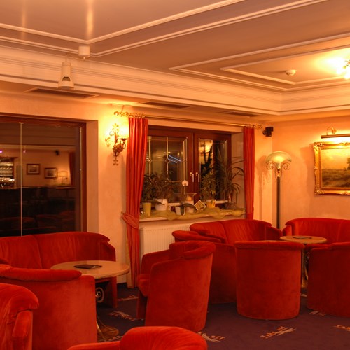 Hotel Maria Theresia, Ski Accommodation Austria. Lounge area