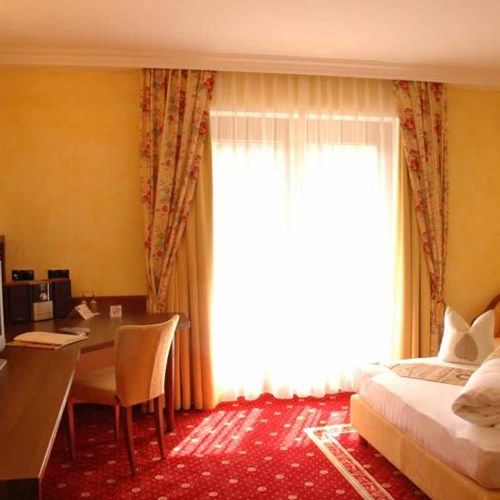 Hotel Maria Theresia, Ski Accommodation in Mayrhofen Austria. Bedroom