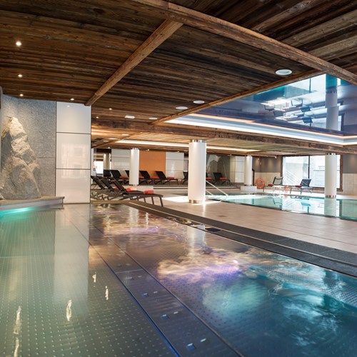 Chamonix-Le-Cristal-de-Jade-pool-2.jpg