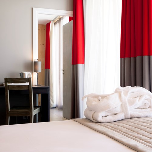 Aiguille Grive Chalets hotel, slope-side ski hotel in Les Arcs, bedroom