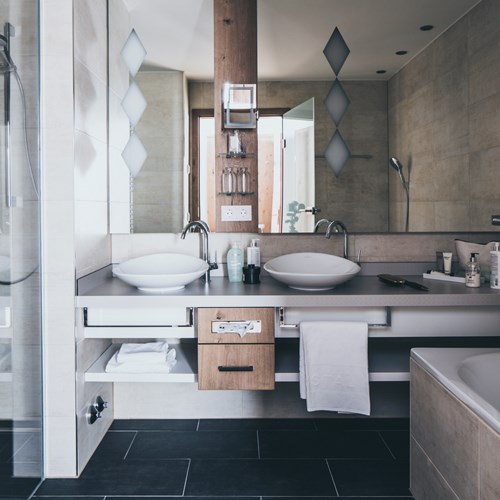 The Crystal Lifestyle Hotel, Luxury ski accommodation in, Austria. En suite