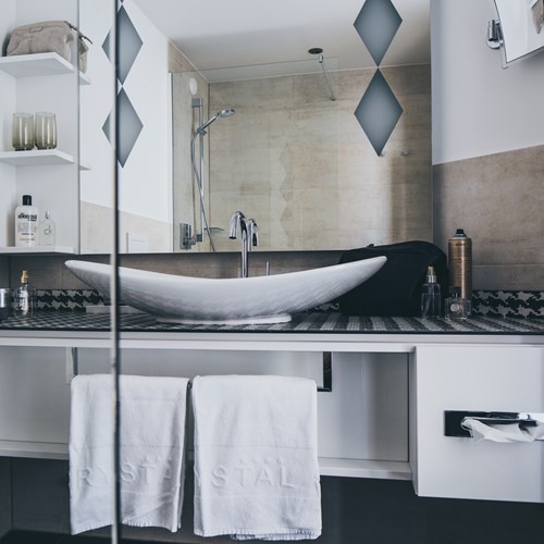 The Crystal Lifestyle Hotel, Luxury ski accommodation in, Austria. En suite