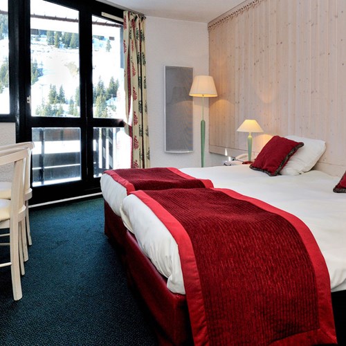 Courchevel-Mercure-hotel-room.jpg
