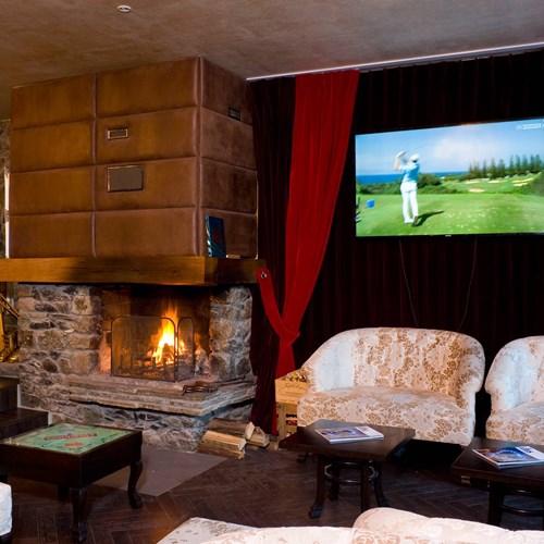 Hotel Meribel Mottaret, fireplace and lounge area