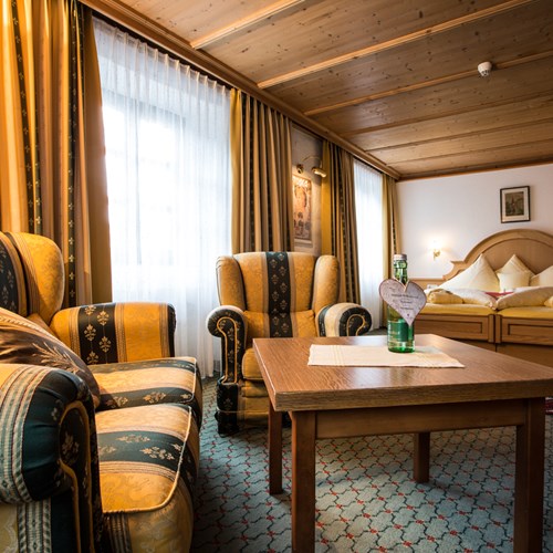 Hotel Alte Post, ski accommodation St Anton, Austria. Dexlue room