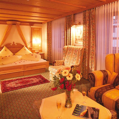 Hotel Alte Post, ski accommodation St Anton, Austria. Junior suite room