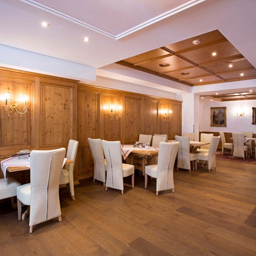 Hotel Alte Post, ski accommodation St Anton, Austria. Restaurant and dining