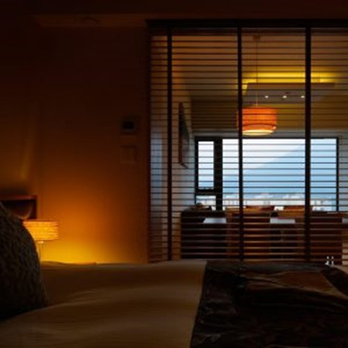 Ski Hotel Ki Niseko - Ski Japan - bedroom blinds