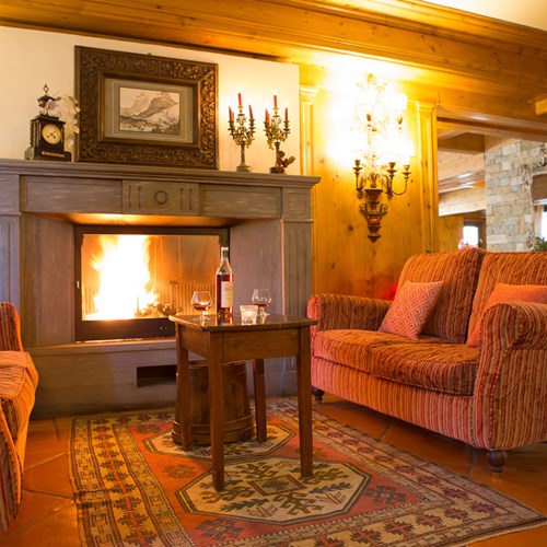 Hotel Gran Baita Courmayeur roaring fire