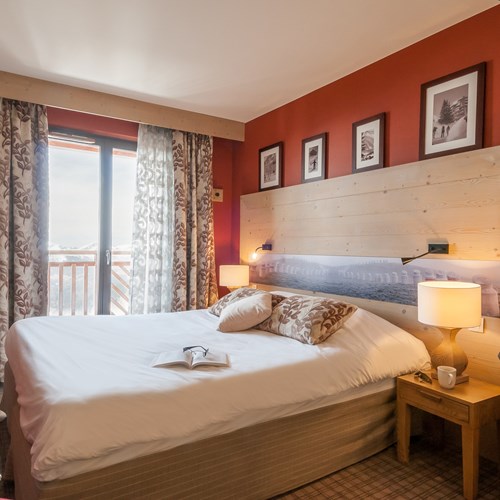 Residence-L'Amara-Avoriaz-France-bedroom.jpg