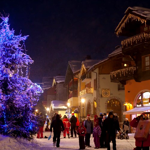 arc 1950 le village apartments, ski apartments in Les Arcs - tree lights