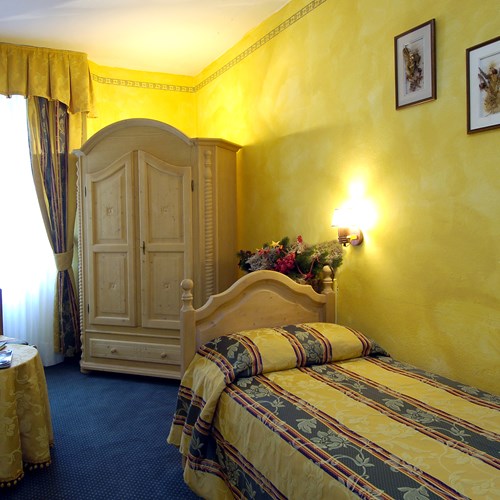ski accommodation hotel Olimpia Cortina single room