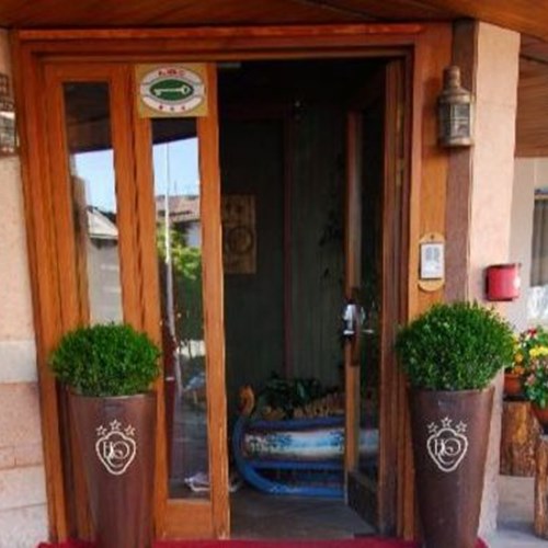 Hotel Olimpia Cortina front door- ski accommodation