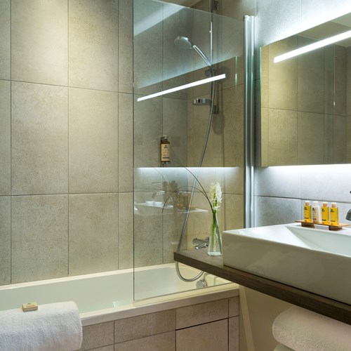 Hotel Heliopic-Chamonix-France-bathroom