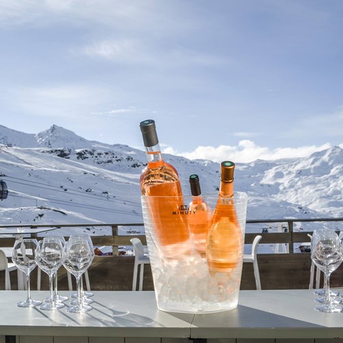 Fahrenheit-Seven-Val-Thorens-terrace bar