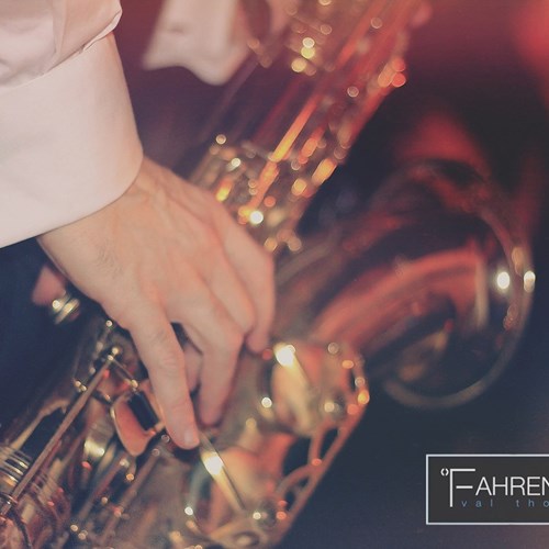 Fahrenheit-Seven-Val-Thorens-live saxophone