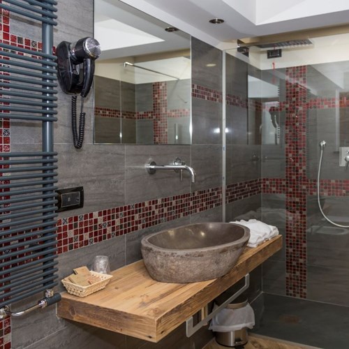 Hotel K2 Sauze d'Oulx bathroom