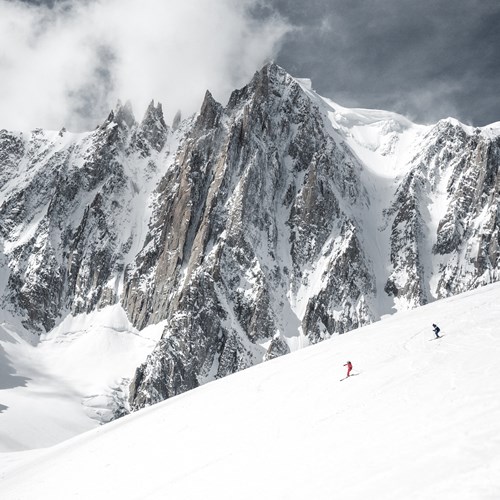 Descending vallee blanch of piste with a guide Pascal Pellet Doyen