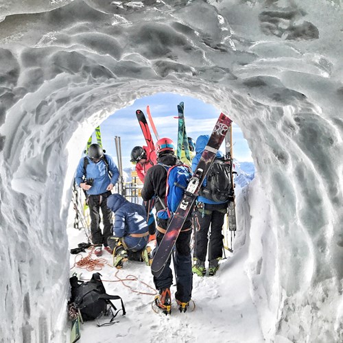 off piste guiding gear for vallee blanche Salome Abrial
