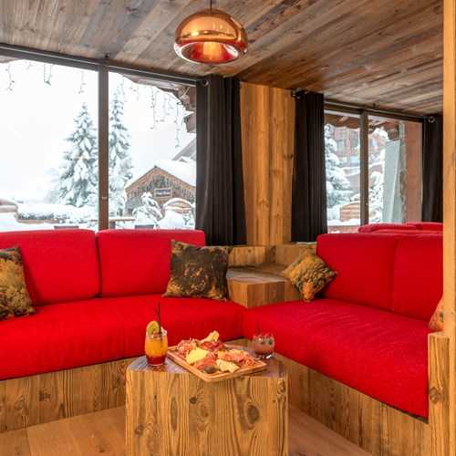Hotel Eterlou Meribel-hotel bar cosy seating area