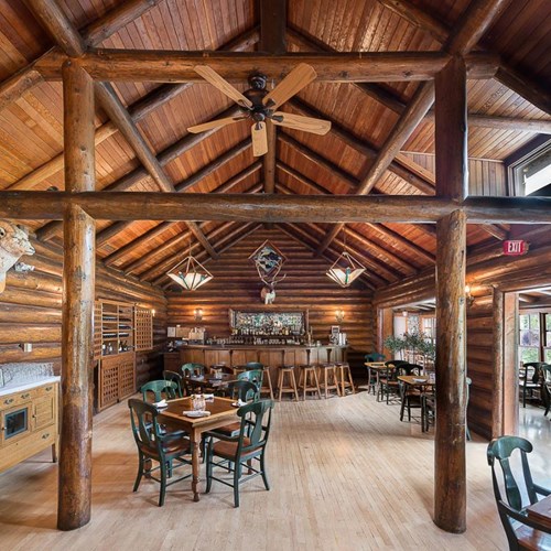 Deer Lodge-Lake Louise-Caribou Lounge Bar.JPG