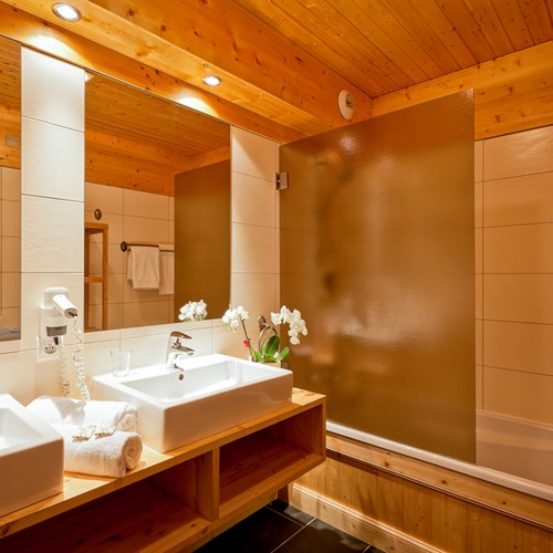Hotel-Les-Flocons-Courchevel-France (10).jpg