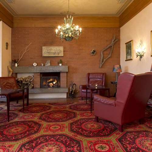 Hotel Wengener Hof-Wengen-lounge and fire.jpg