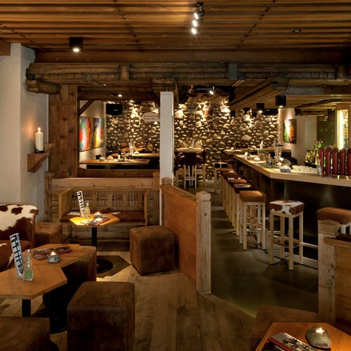 Hotel Eiger-Grindelwald ski hotel Gepsi bar area