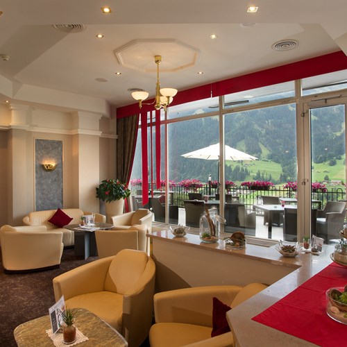 Hotel Belvedere-ski accommodation in Grindelwald-lounge in lobby-terrace