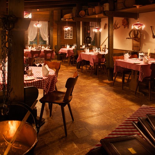 Hotel Belvedere-ski accommodation in Grindelwald-spycher fondue restaurant
