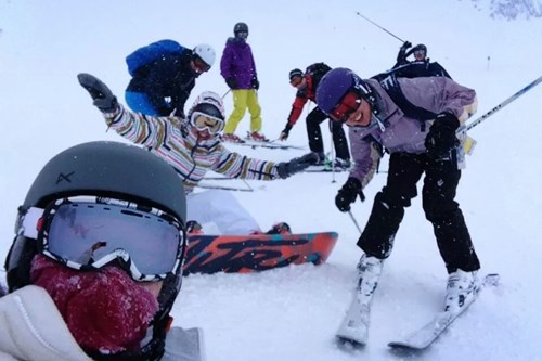 Overseas-29-Dec-14-St-Anton-Hashtag-Harrisons.jpg